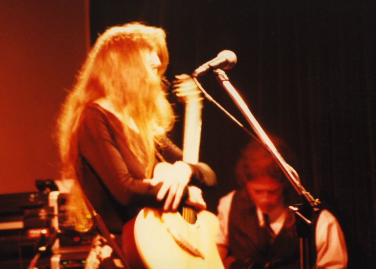 Happy Rhodes and Kevin Bartlett at Tin Angel - Philadelphia, PA - May 10, 1996 (Photo by Kerry White)
