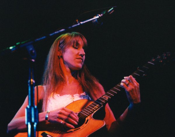 Happy Rhodes at The Bottom Line - New York, NY - August 10, 1996 (Photo by Alvin Brattli)