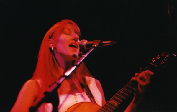 Happy Rhodes at The Bottom Line - New York, NY - August 10, 1996 (Photo by Alvin Brattli)