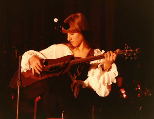 Happy Rhodes at University Museum Auditorium - Philadelphia, PA - March 21, 1992  (Photo by Joe Dembski)