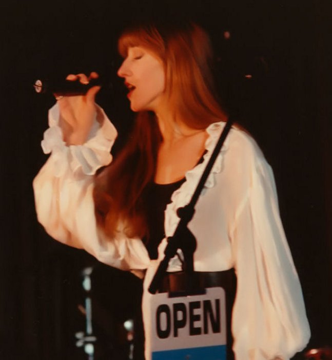 Happy Rhodes at University Museum Auditorium - Philadelphia, PA - March 21, 1992  (Photo by Joe Dembski)