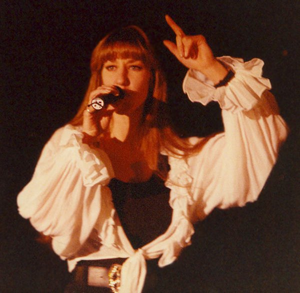 Happy Rhodes at University Museum Auditorium - Philadelphia, PA - March 21, 1992  (Photo by Joe Dembski)