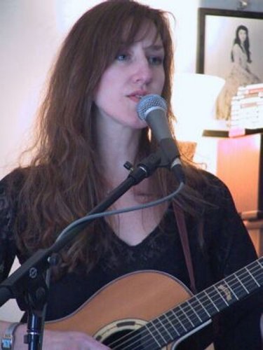 Happy Rhodes at meth&woj's House concert  (Kate Bush in the background) - New Haven, CT - April 6, 2003