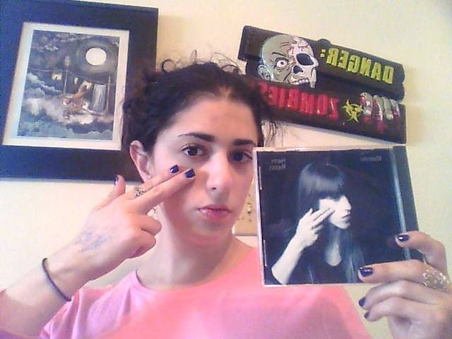 Sara Leslie reinacting the Warpaint cover