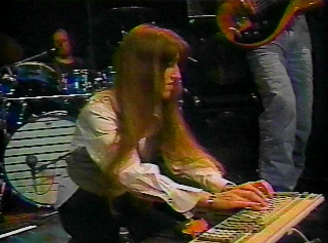 Happy Rhodes at the Middle East Club - Philadelphia, PA - January 6, 1995, using IRC to communicate with fans during the show